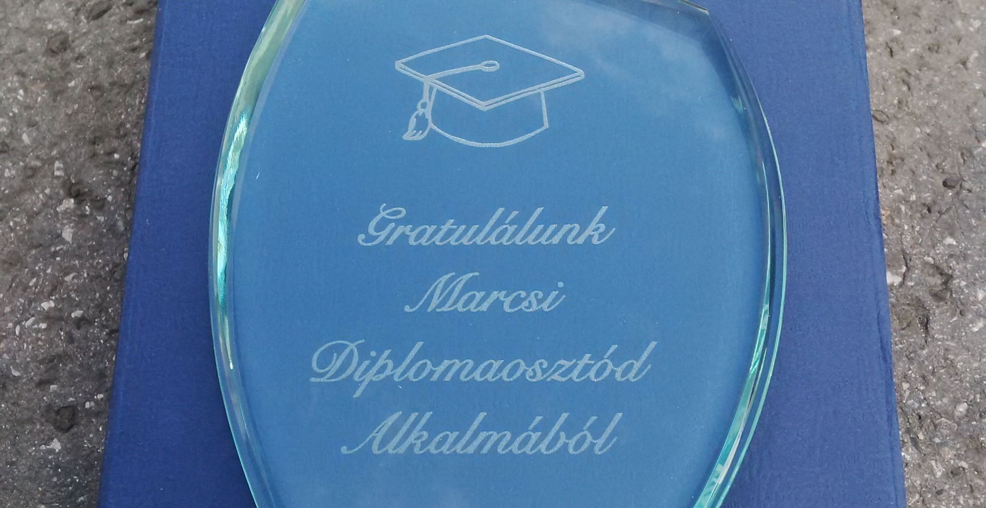 Gravírozott üvegdíj