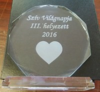 Nyolcszög üvegdíj-15 cm