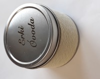 Illatosított gyertya fém dobozban