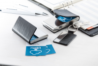 Névjegytartó - kulcstartóval